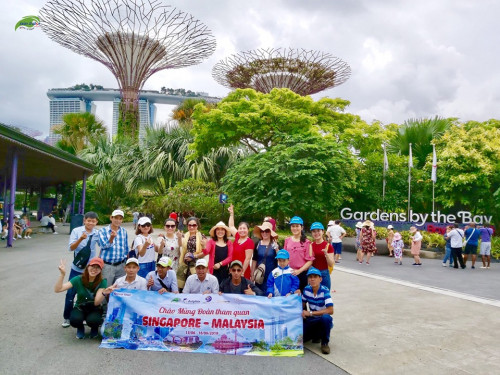 Hình kỷ niệm tour 2 nước Singapore - Malaysia 4 ngày 3 đêm khởi hành 13-6-2019